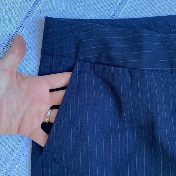 Tommy Hilfiger NWOT cuffed pinstripe trousers. - Picture 4 of 9